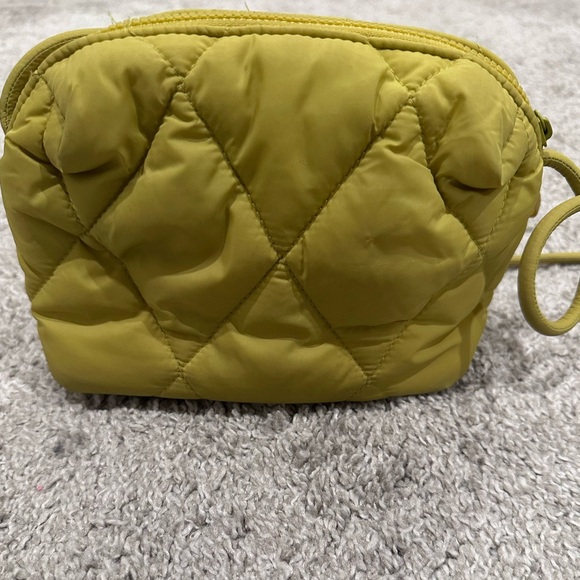 Quilted Vera Bradley Green Mini Crossbody Bag - Picture 2 of 6